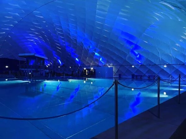 DAS SCHWIMM-UFO VON HAUSEN