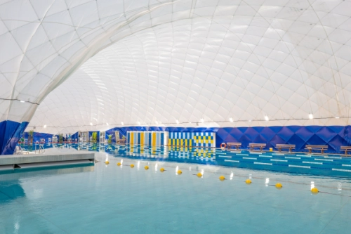 Traglufthalle mit hochwertigen Ausstattung und Flexibilität als Schwimmbeckenüberdachungen